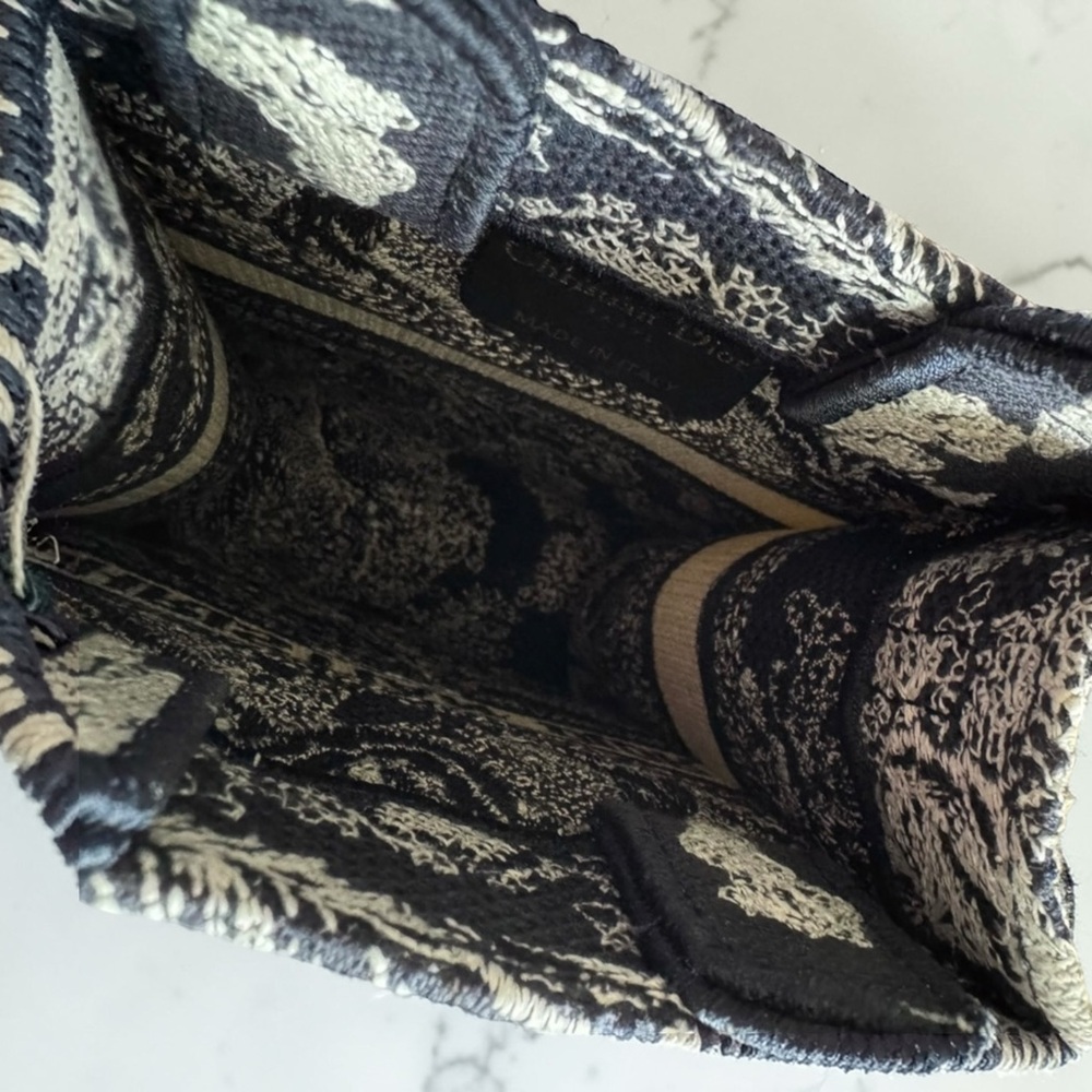 Dior Mini Book Tote Pouch Tiger Toile de Jouy Blue Multicolor NEW w Tag Strap - Picture 5 of 8